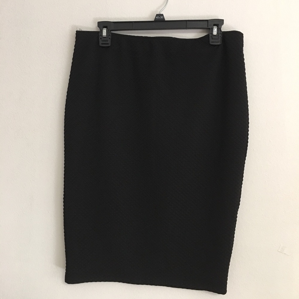 Black skirt new whithout tag